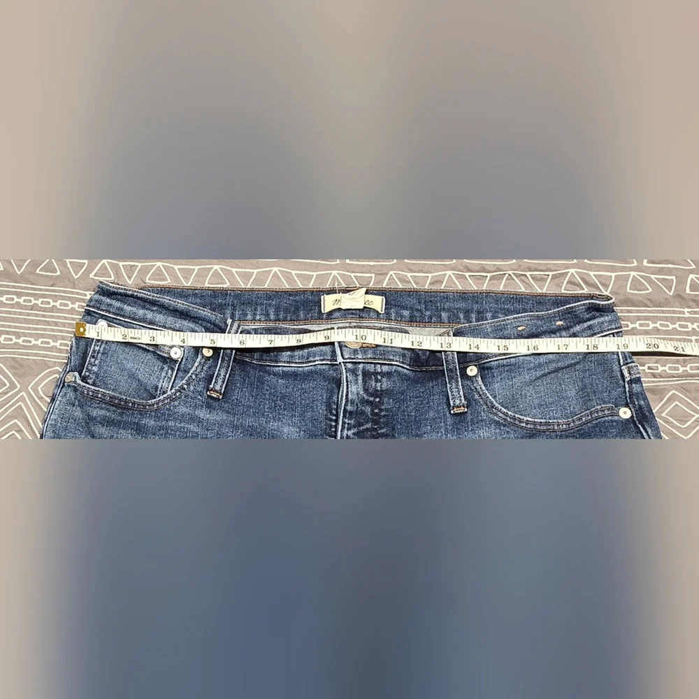 Madewell Midrise Kick Out Jeans Size 33 - Picture 5 of 8